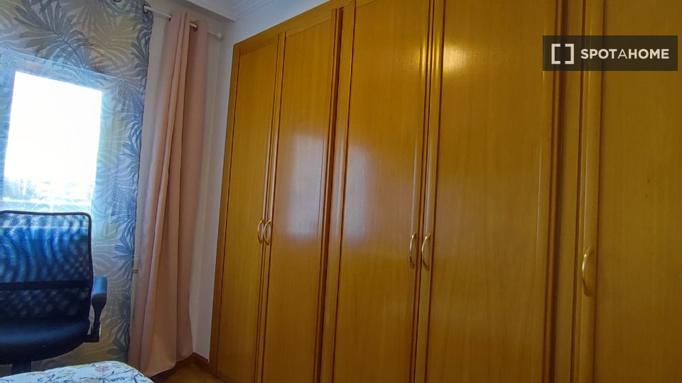 Double room Madrid, 5 beds, 110m² — photo 11