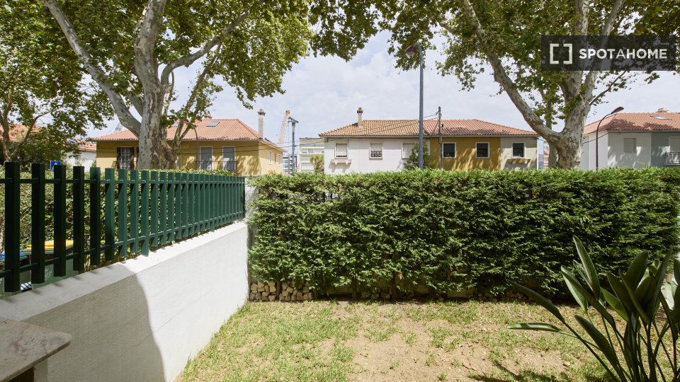 Double room Lisbon, 6 beds, 150m² — photo 8