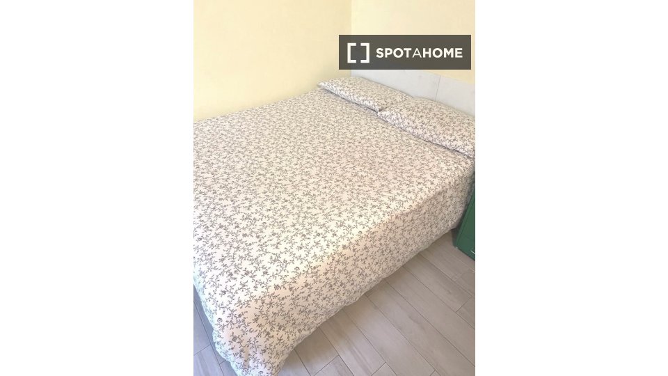 Double room Milan, 3 beds, 80m² — photo 5