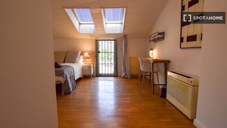 Double room Madrid, 11 beds, 503m² — photo 3