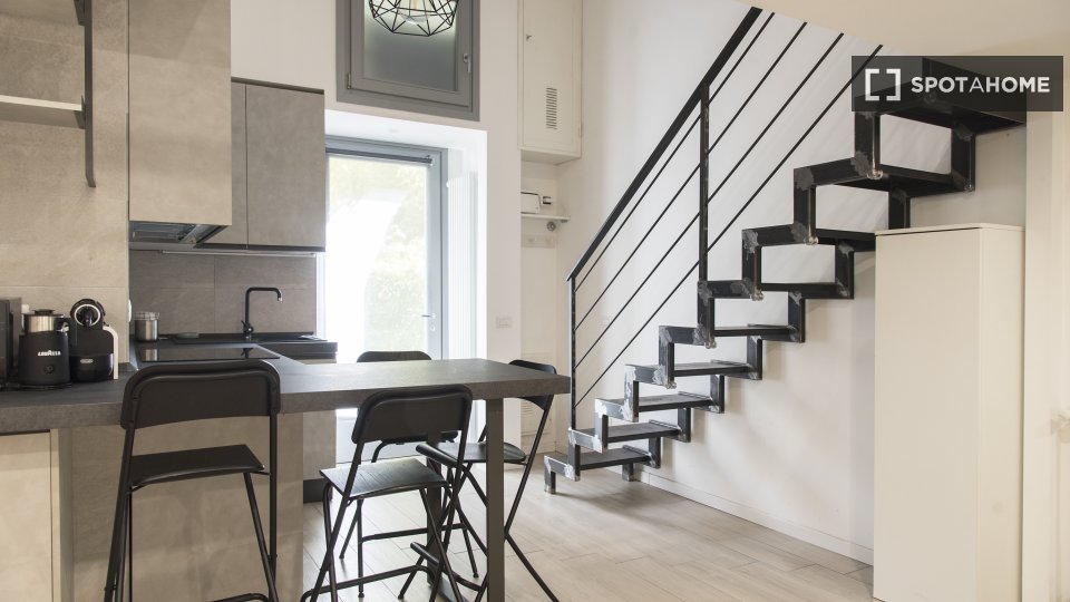 Appartamento con 1 camera da letto in affitto a Naba, Milano - a Milano
