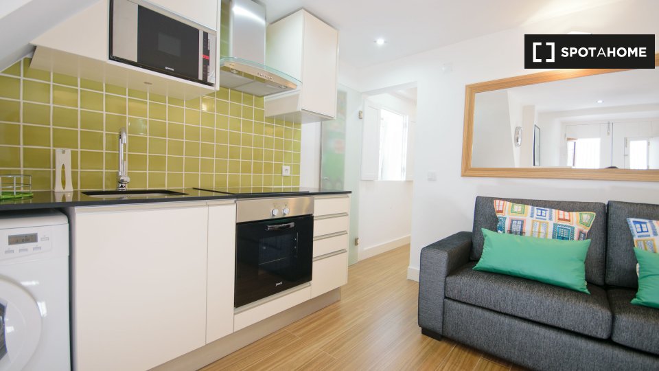 Apartment Lisbon, 1 bed, 35m² — photo 2