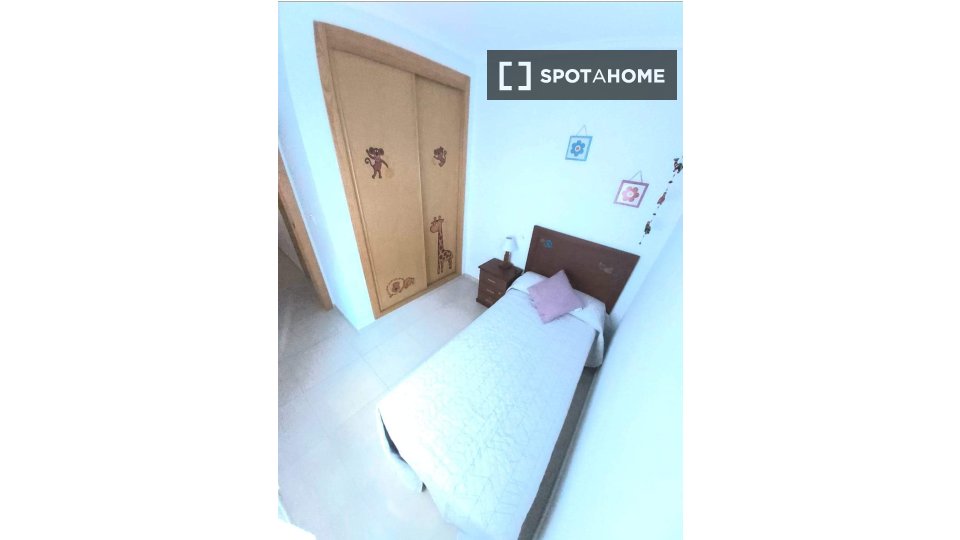 Apartment Alicante, 4 beds, 145m² — photo 14