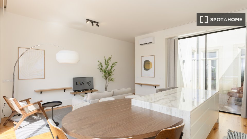 Apartment Porto, 2 beds, 170m² — photo 1