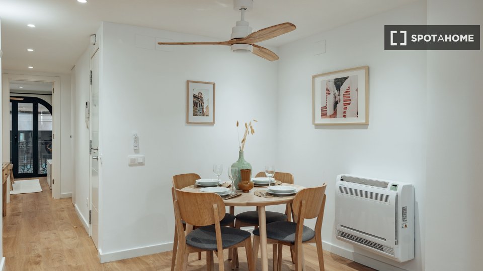 Apartment Barcelona, 1 bed, 65m² — photo 12