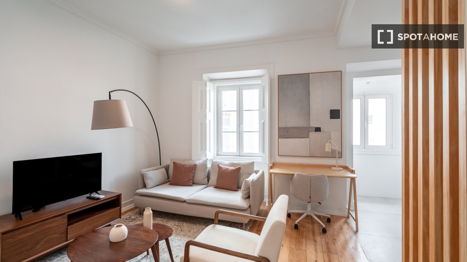 Apartment Lisbon, 2 beds, 70m² — photo 19