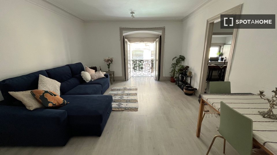Apartment Lisbon, 2 beds, 84m² — photo 4