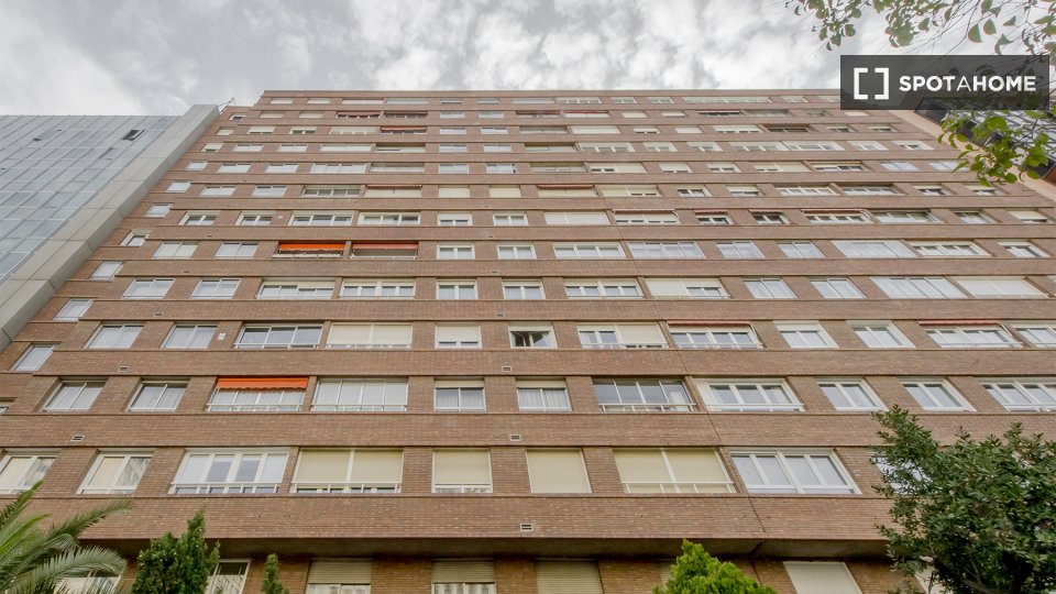 Double room Madrid, 8 beds, 200m² — photo 13