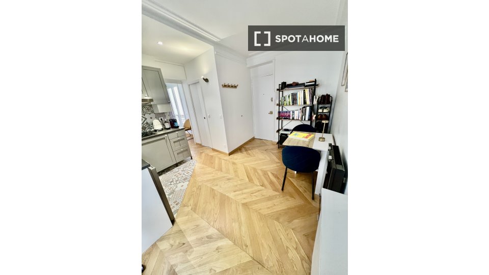 Apartment Paris, 1 bed, 32m² — photo 8