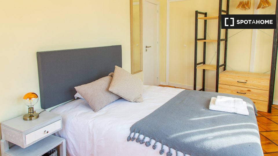 Double room Lisbon, 6 beds — photo 1