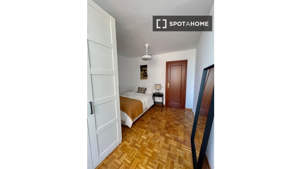 Double room Madrid, 6 beds — photo 1