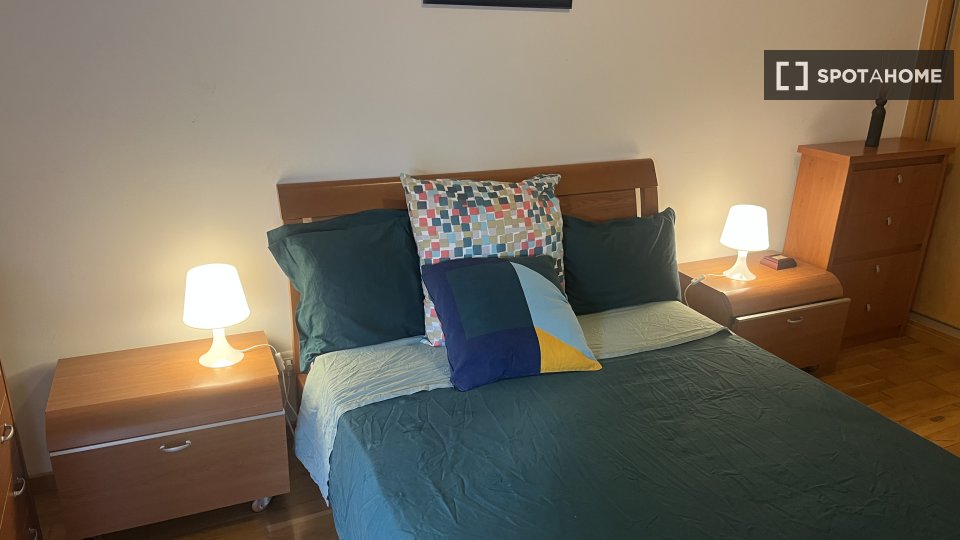 Double room Lisbon, 3 beds, 95m² — photo 2