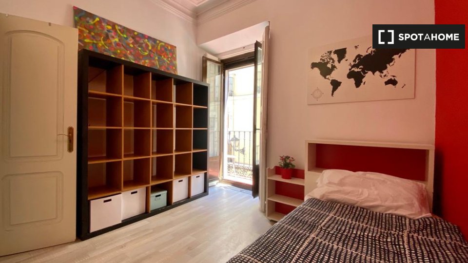 Double room Madrid, 7 beds, 120m² — photo 4