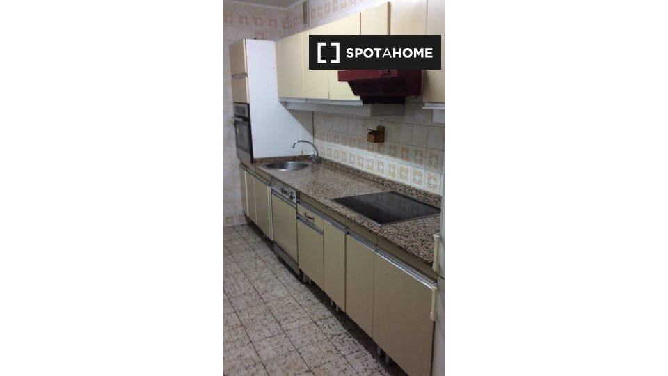 Double room Oviedo, 4 beds — photo 17