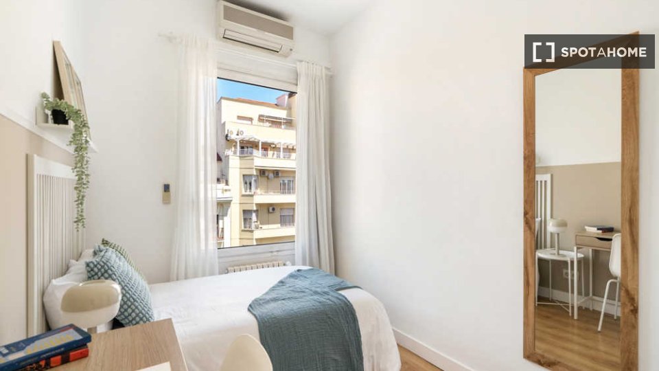 Double room Madrid, 8 beds — photo 45