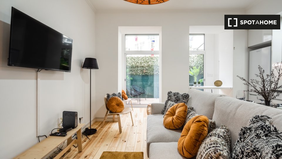 Apartment Lisbon, 2 beds, 75m² — photo 7