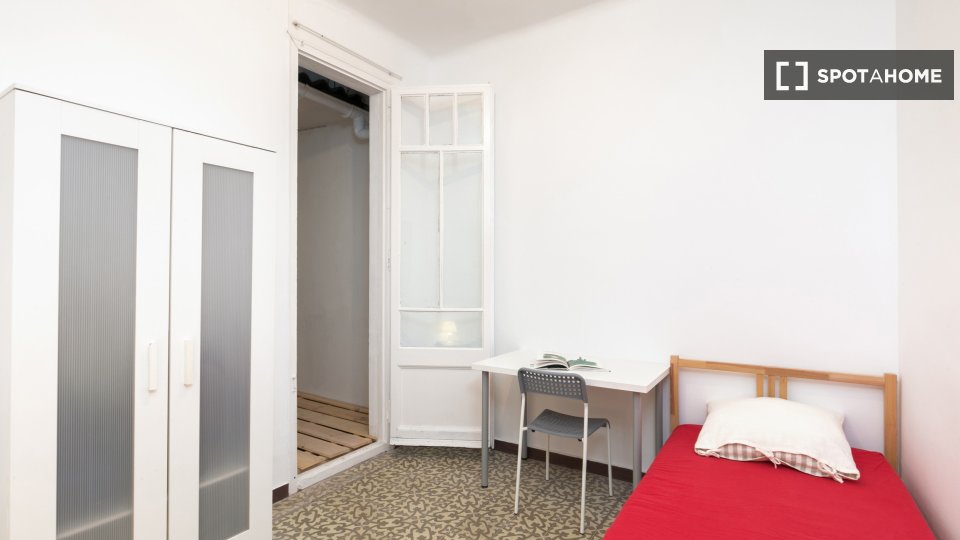 Double room Barcelona, 6 beds, 100m² — photo 8