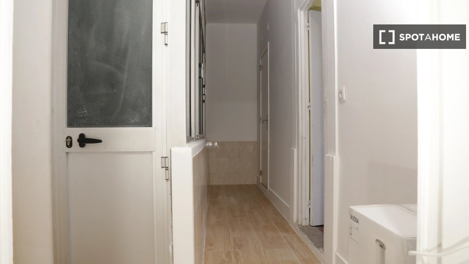 Double room Lisbon, 4 beds — photo 5