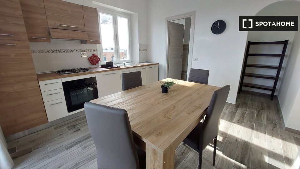 Apartment Rome, 2 beds — photo 11