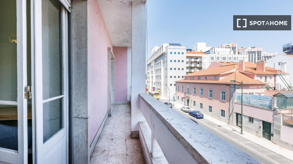 Double room Lisbon, 6 beds — photo 10