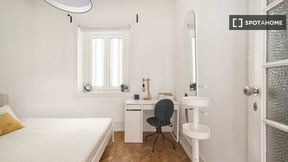 Double room Lisbon, 9 beds — photo 1