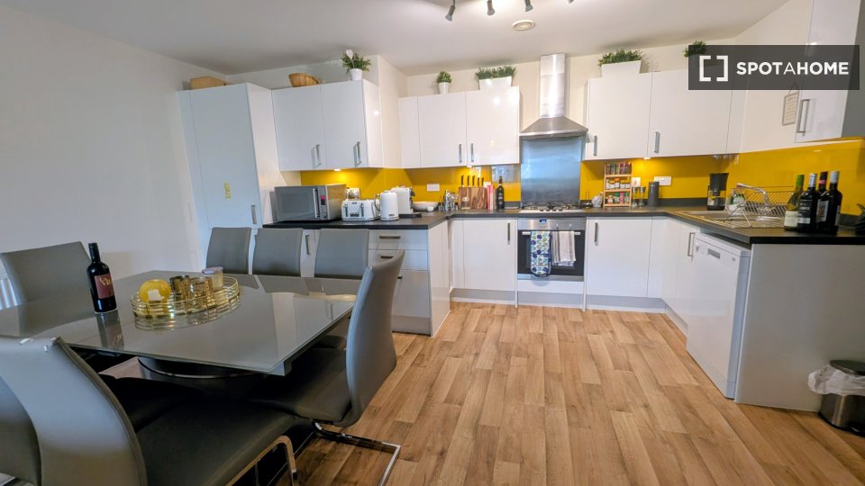 Apartment London, 2 beds — photo 13