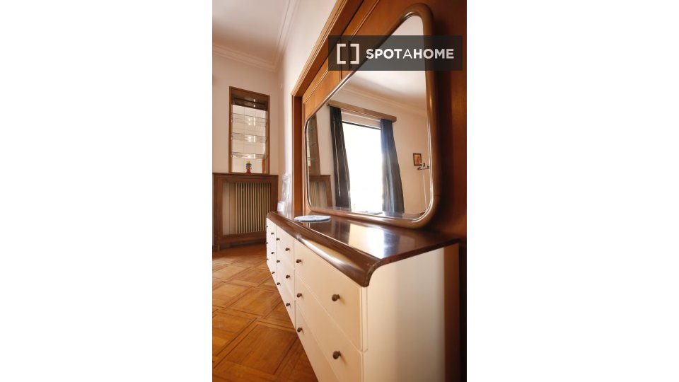 Double room Athens, 7 beds — photo 12