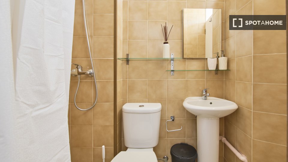 Double room Lisbon, 6 beds — photo 1