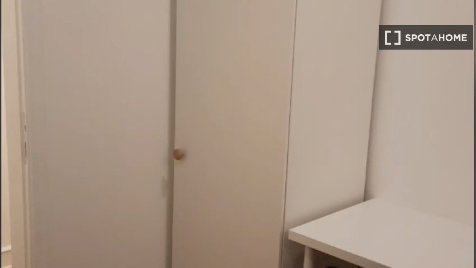 Double room Lisbon, 4 beds, 95m² — photo 3