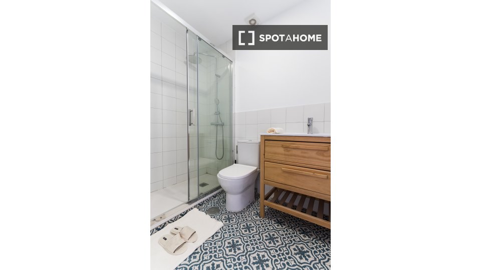 Double room Madrid, 10 beds, 380m² — photo 15