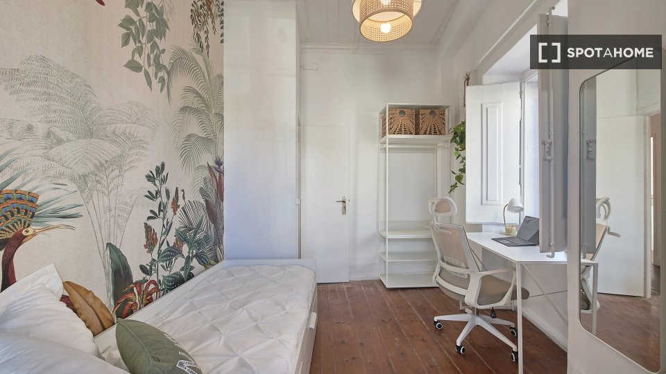 Double room Lisbon, 13 beds — photo 1
