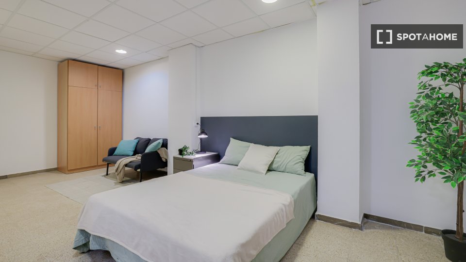 Double room Barcelona, 17 beds, 550m² — photo 12