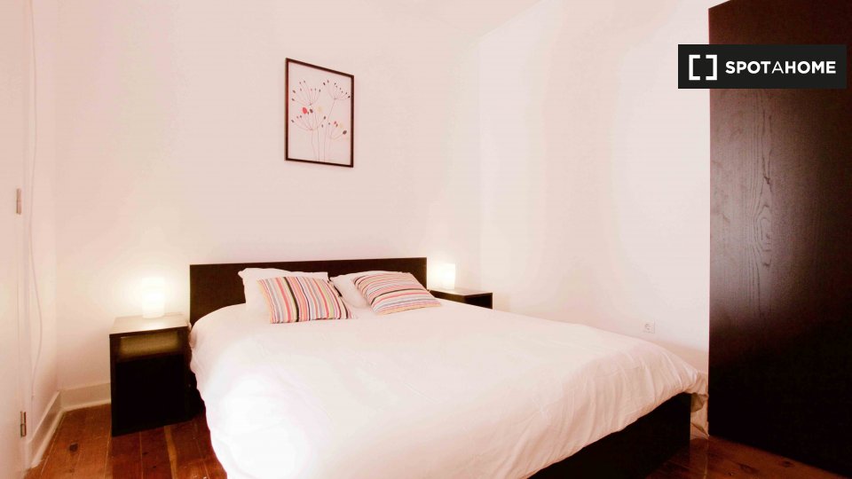 Apartment Lisbon, 4 beds, 110m² — photo 18