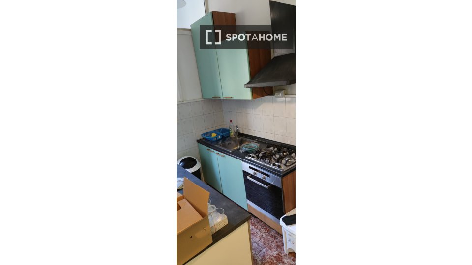 Double room Naples, 5 beds, 120m² — photo 18