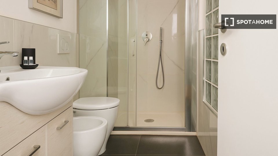 Apartment Milan, 1 bed, 63m² — photo 63