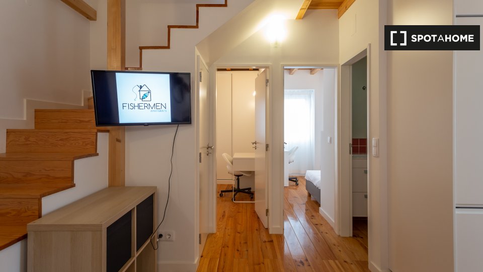 Apartment Lisbon, 4 beds, 75m² — photo 13