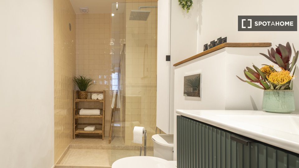 Apartment Lisbon, 1 bed, 42m² — photo 59