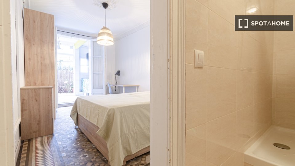 Double room Barcelona, 7 beds, 150m² — photo 17