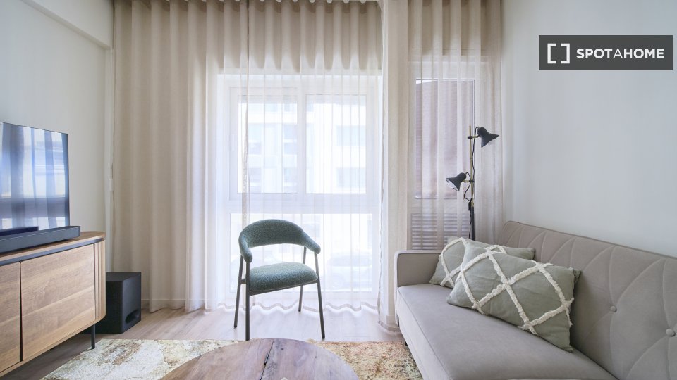 Apartment Lisbon, 1 bed — photo 14