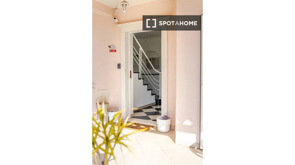 Apartment Lisbon, 5 beds — photo 12