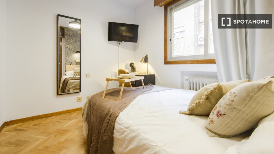 Double room Madrid, 7 beds — photo 10