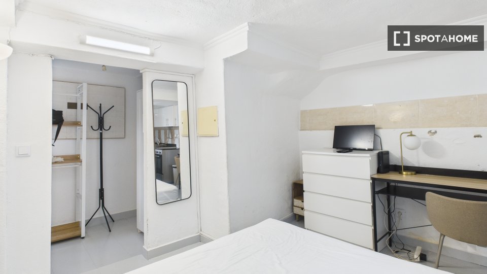 Apartment mono Lisbon, 30m² — photo 11