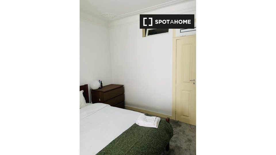 Double room Lisbon, 6 beds — photo 5