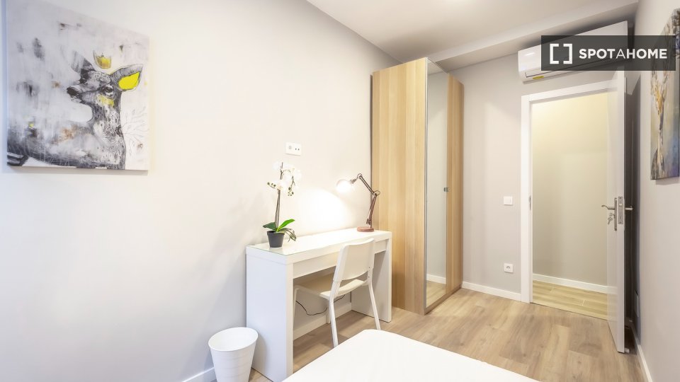 Double room Madrid, 14 beds — photo 8