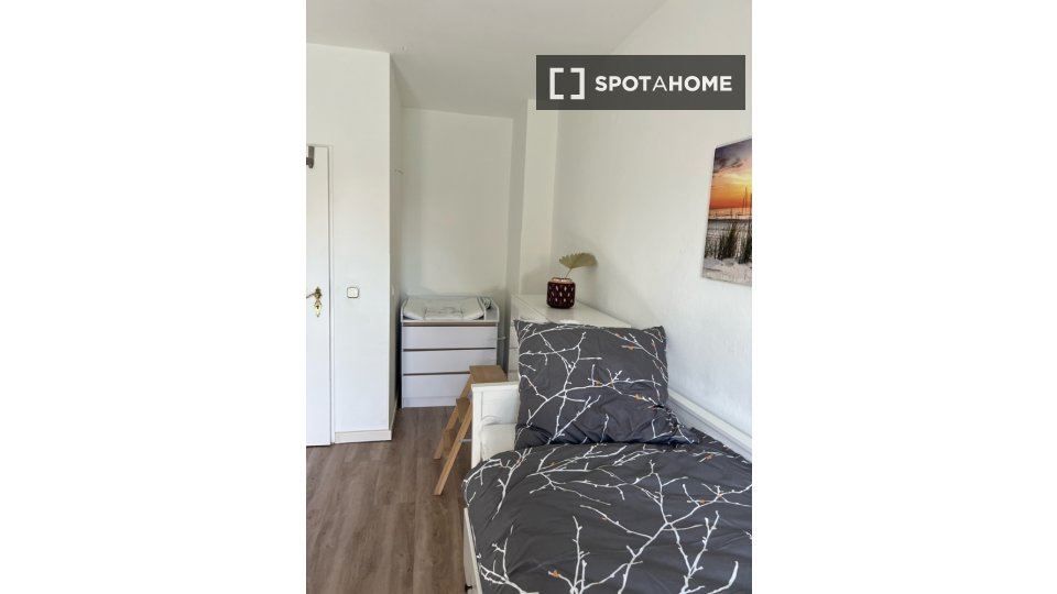 Apartment Berlin, 2 beds, 83m² — photo 3