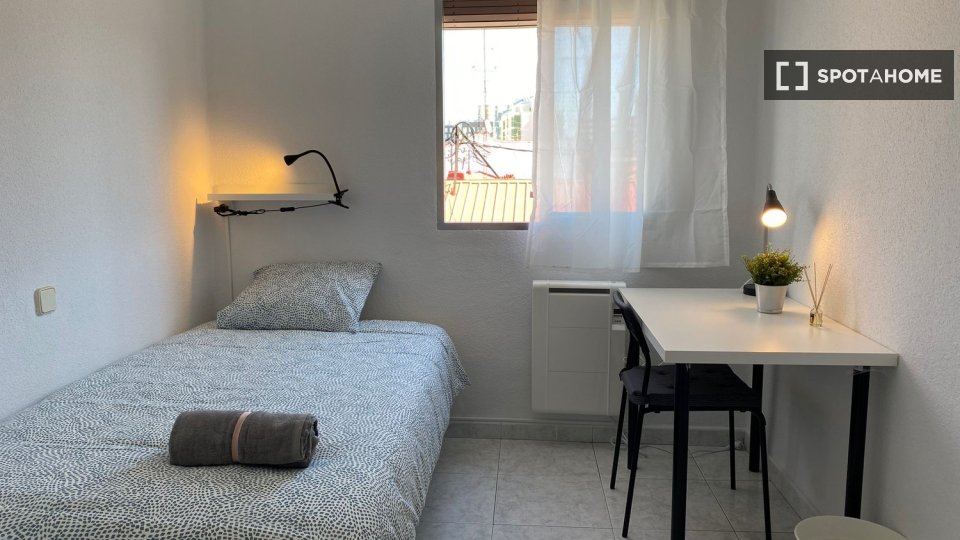 Habitación doble Madrid, 3 habitaciones — foto 14