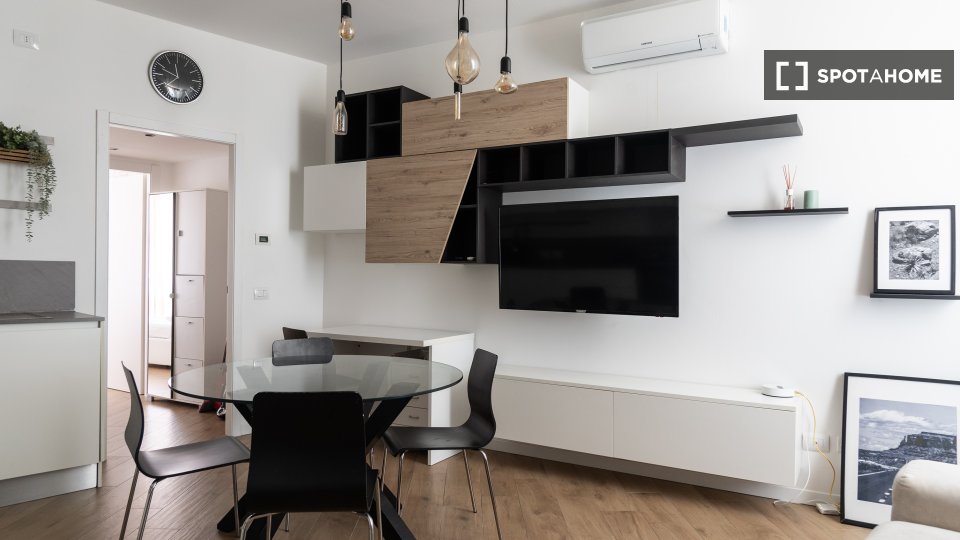 Apartment Milan, 1 bed, 55m² — photo 2
