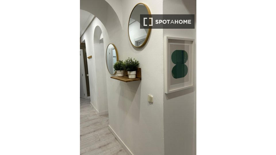 Double room Madrid, 5 beds — photo 12