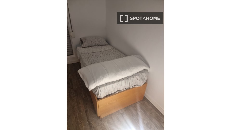 Double room Lisbon, 6 beds — photo 7