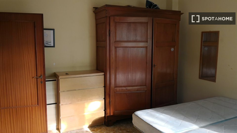 Double room Florence, 3 beds, 70m² — photo 3